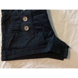 Express Low Rise Short Shorts Size 4 6 Button Sailor Close Black 2.25 in inseam
